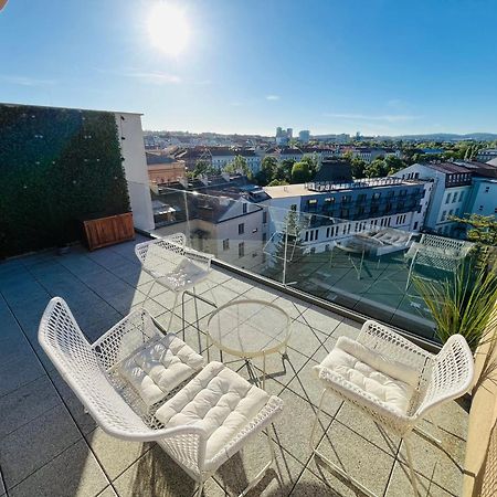 Brno City Center Apartment With Parking And A Big Terrace ภายนอก รูปภาพ