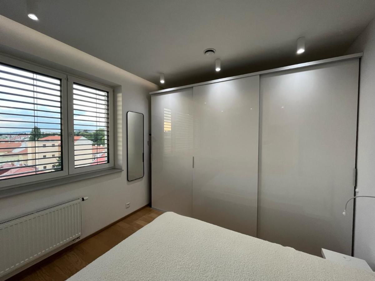 Brno City Center Apartment With Parking And A Big Terrace ภายนอก รูปภาพ