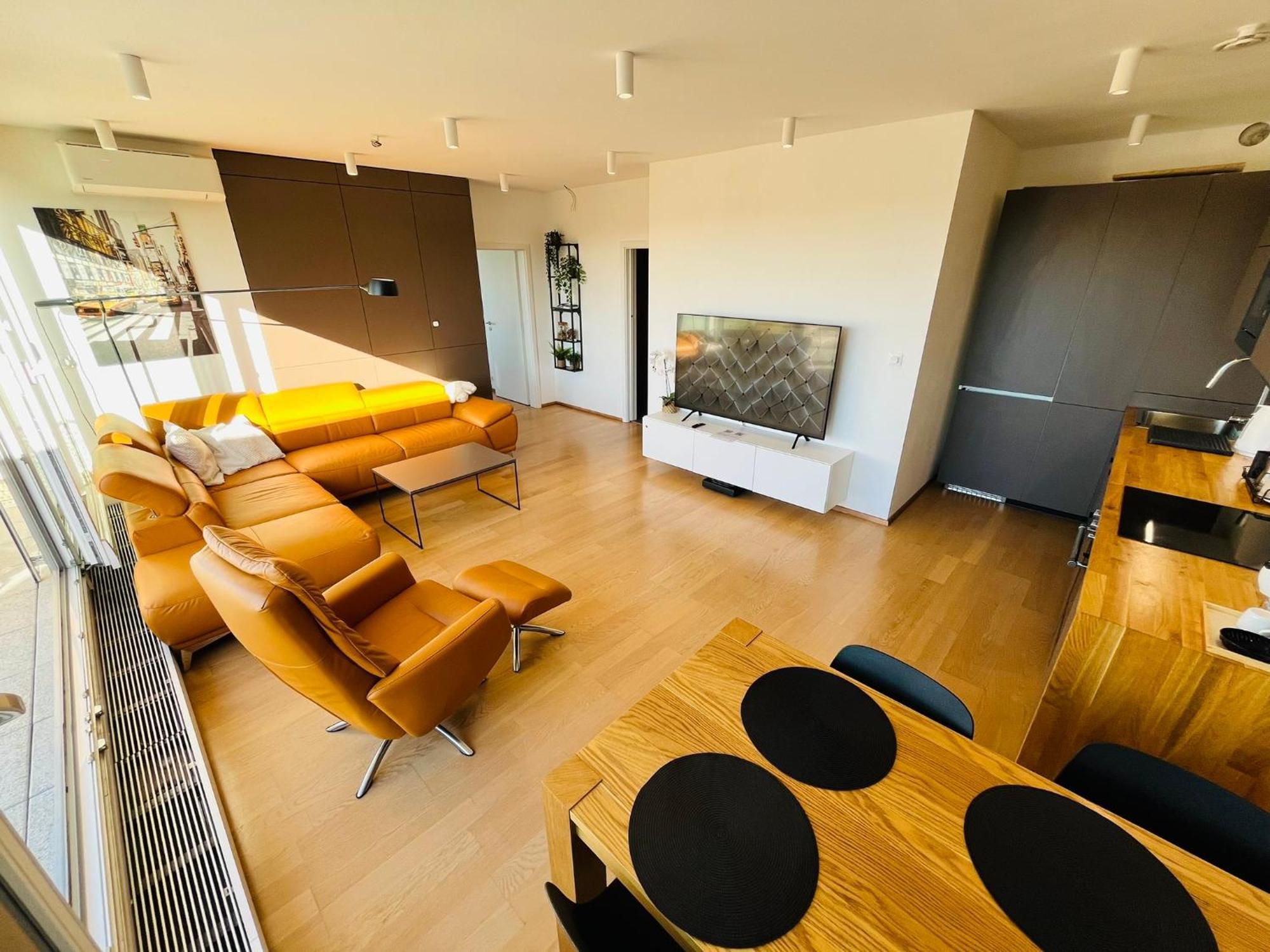 Brno City Center Apartment With Parking And A Big Terrace ภายนอก รูปภาพ